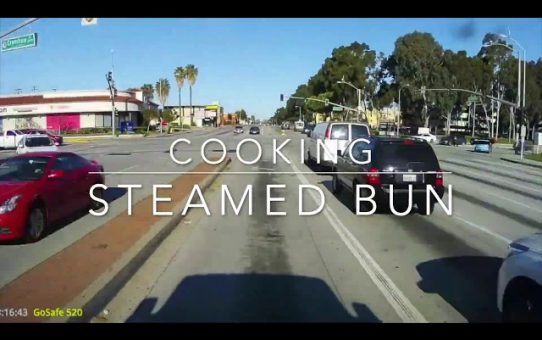 How to make steamed bean-paste bun.